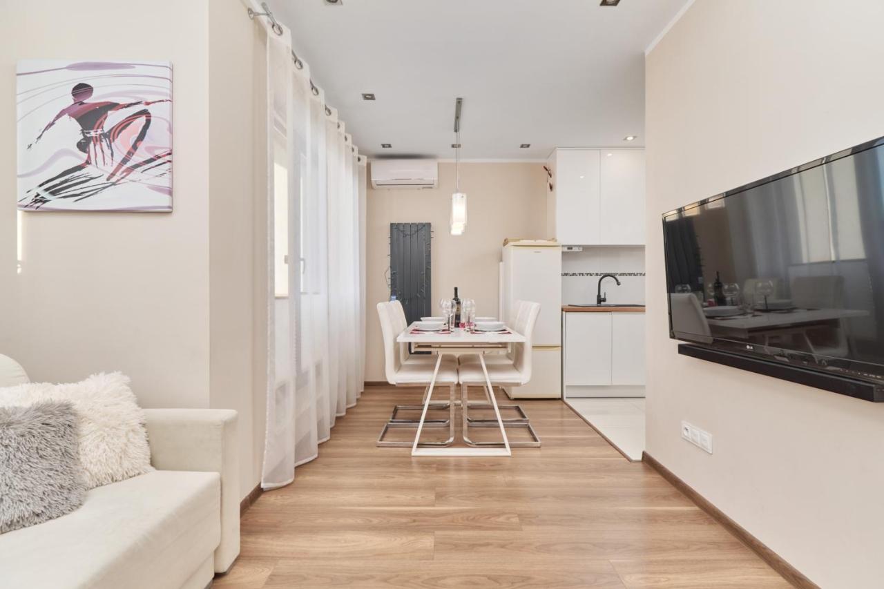 Apartment Wroclaw Krakowska With Balcony And Free Garage By Noclegi Renters Breslávia Exterior foto